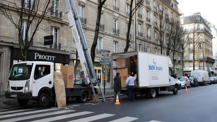Mise à disposition du monte-meuble, Paris